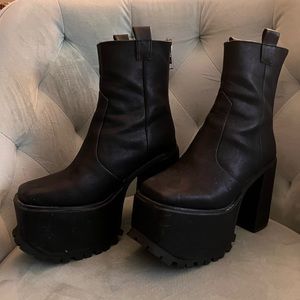 Current Mood Black Platform Boots